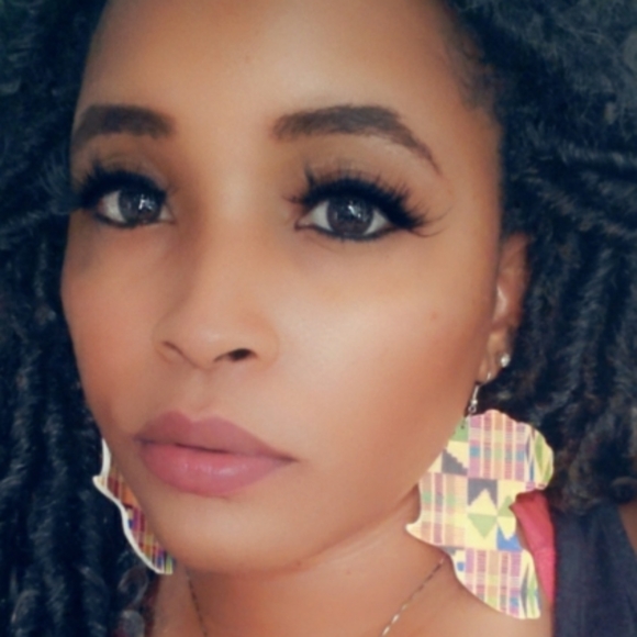 New!!! Powerful 💪🏾 Africa Earrings 2 for $15 - Picture 7 of 7